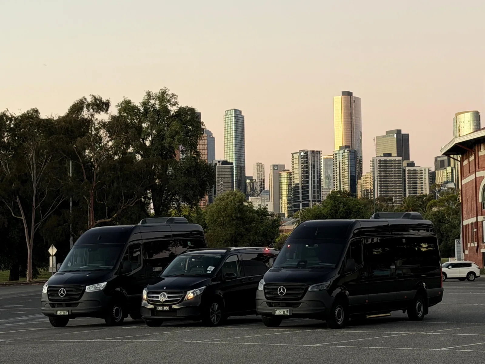 Luxury People Mover chauffeur Melbourne